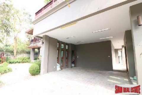 4 bedrooms House in Chiang Mai, Thailand No. 95749 16