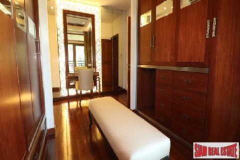 4 bedrooms House in Chiang Mai, Thailand No. 95749 2