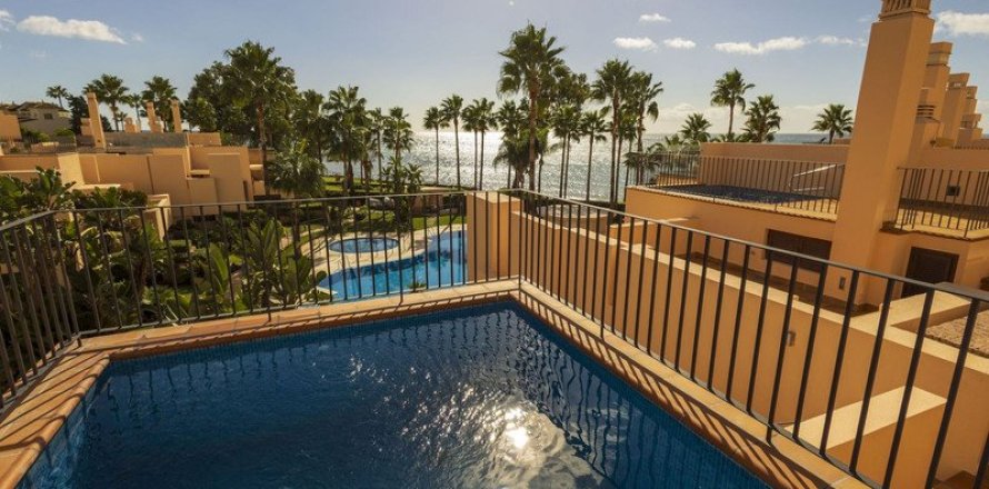 1 bedroom Penthouse in Estepona, Spain No. 83927