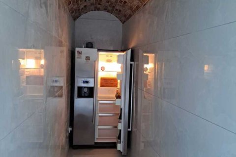 8 bedrooms Villa in Agios Tychonas, Cyprus No. 31571 4