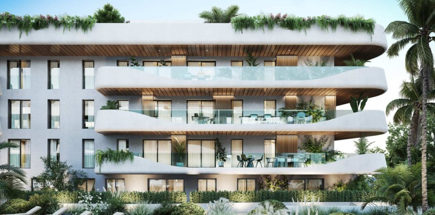 4 bedrooms Apartment in Marbella, Spain No. 111885