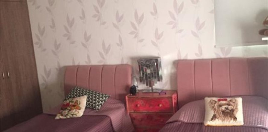 Вилла с 4 спальнями в Лимассол, Кипр №106128