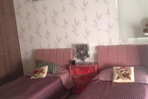 Вилла с 4 спальнями в Лимассол, Кипр №106128