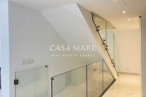 Мезонет с 4 спальнями в Строволос, Кипр №72864 7