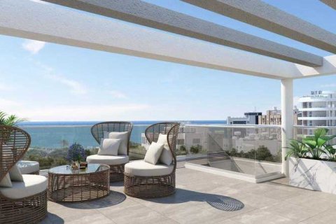 2 bedrooms Penthouse in Larnaca, Cyprus No. 43495 5
