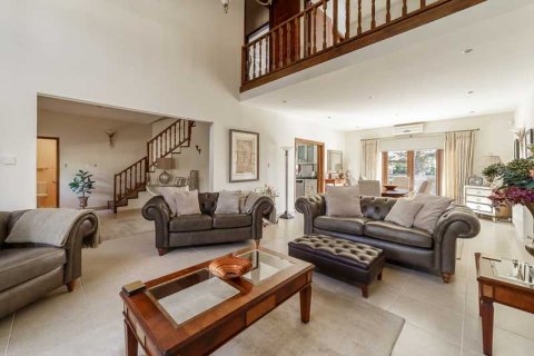 Дом с 6 спальнями в Суни-Занакья, Кипр №31585 6