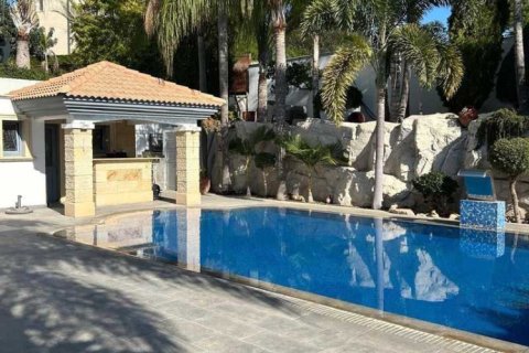 4 bedrooms House in Agios Tychonas, Cyprus No. 84445 1