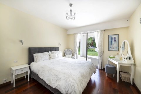 5 bedrooms Villa in Opio, France No. 100306 9