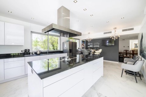 5 bedrooms Villa in Opio, France No. 100306 6