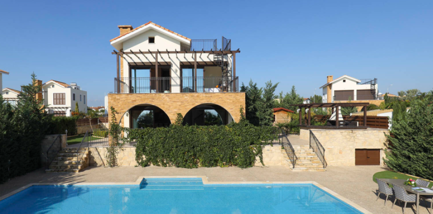 5 bedrooms House in Ayia Napa, Cyprus No. 100511