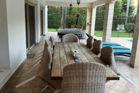 5 bedrooms Villa in Limassol, Cyprus No. 31675 16
