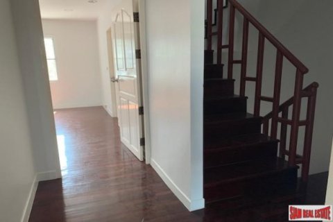 5 chambres House à Bangkok, Thailand No. 98123 16