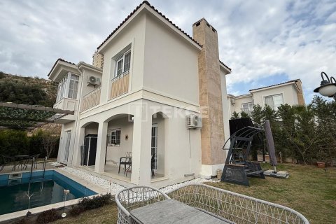 Вилла с 4 спальнями в Кушадасы, Турция №121434