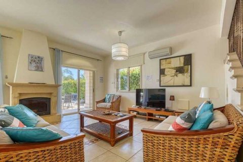 3 bedrooms House in Paralimni, Cyprus No. 30249 3