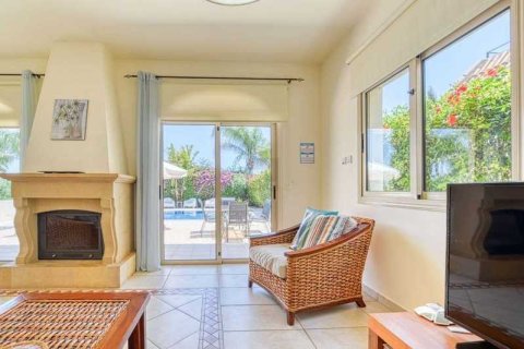 3 bedrooms House in Paralimni, Cyprus No. 30249 6