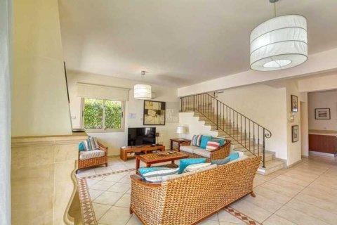 3 bedrooms House in Paralimni, Cyprus No. 30249 4