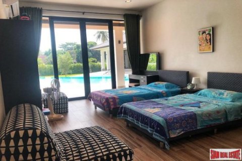 6 bedrooms Villa in Hua Hin, Thailand No. 96138 15