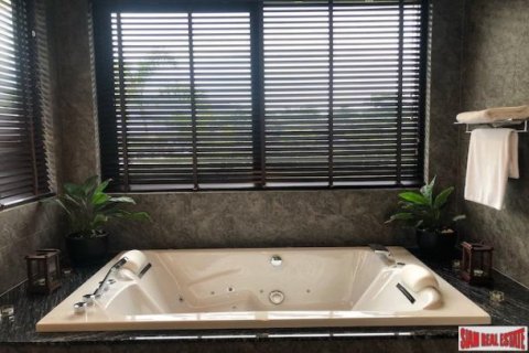 6 bedrooms Villa in Hua Hin, Thailand No. 96138 8