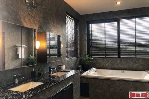 6 bedrooms Villa in Hua Hin, Thailand No. 96138 9