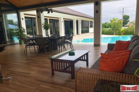 6 bedrooms Villa in Hua Hin, Thailand No. 96138 23