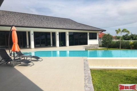 6 bedrooms Villa in Hua Hin, Thailand No. 96138 28