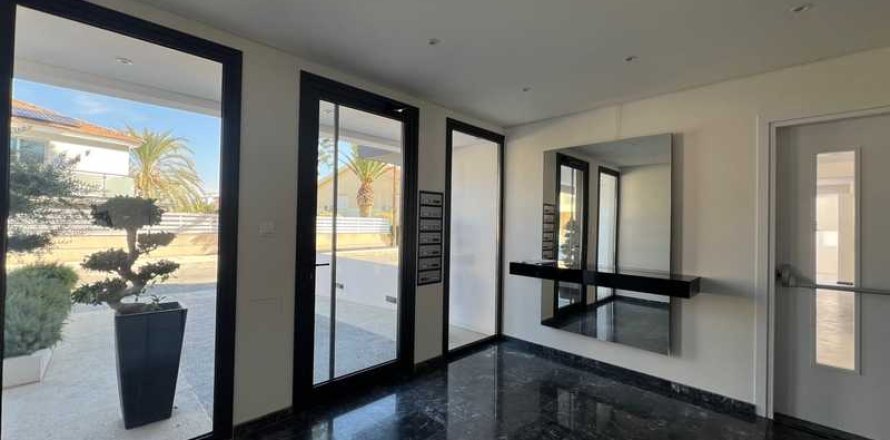 3 dormitorios Penthouse en Agios Athanasios, Cyprus No. 71949