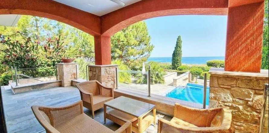 5 bedrooms House in Neo Chorio, Cyprus No. 63198