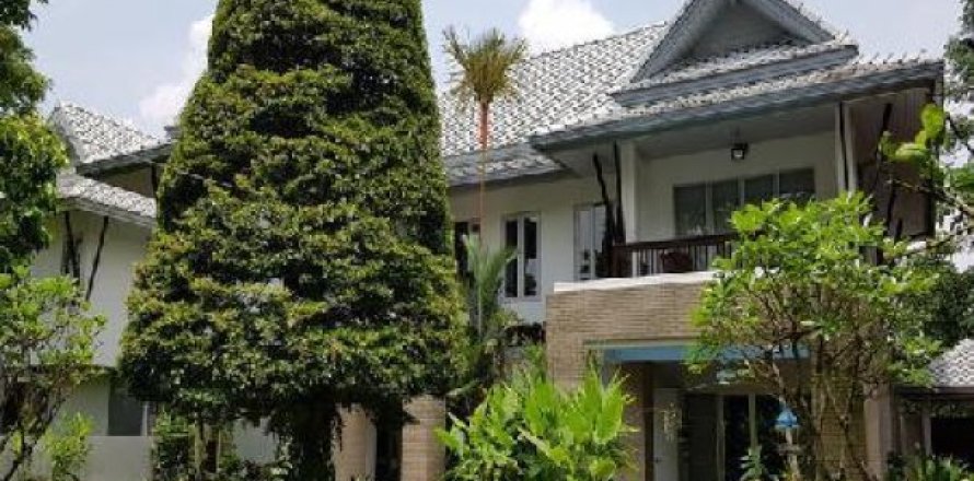 4 bedrooms Villa in Lat Phrao, Thailand No. 96811