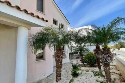 Вилла с 4 спальнями в Героскипу, Кипр №84405 11