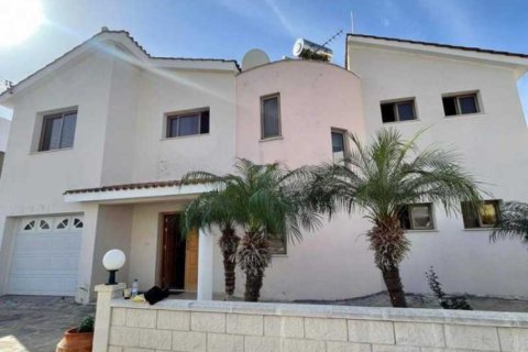 Вилла с 4 спальнями в Героскипу, Кипр №84405 1