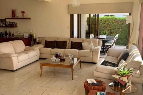 Вилла с 4 спальнями в Героскипу, Кипр №84405 8