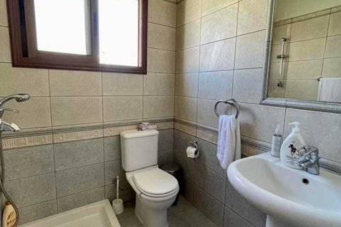 Вилла с 4 спальнями в Героскипу, Кипр №84405 14