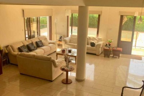 Вилла с 4 спальнями в Героскипу, Кипр №84405 9