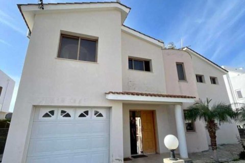 Вилла с 4 спальнями в Героскипу, Кипр №84405 3