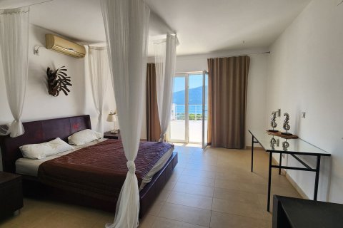 3 bedrooms House in Herceg Novi, Montenegro No. 104673 18