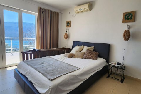 3 bedrooms House in Herceg Novi, Montenegro No. 104673 19