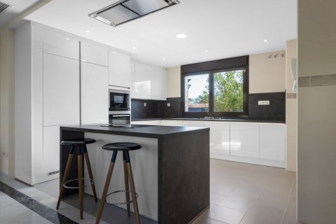 4 bedrooms Villa in Dinh An, Vietnam No. 27085 18