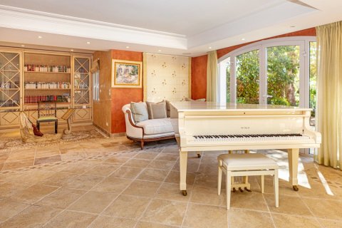 8 chambres Villa à Antibes, France No. 67974 9