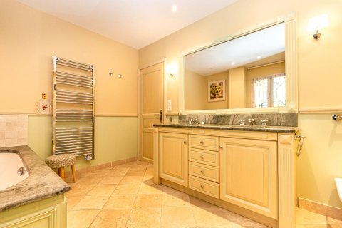 8 chambres Villa à Antibes, France No. 67974 23