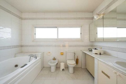 Дом с 3 спальнями в Лимассол, Кипр №69714 5