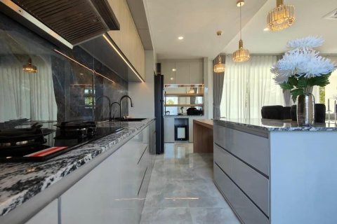 6 bedrooms House in Chiang Mai, Thailand No. 97782 11