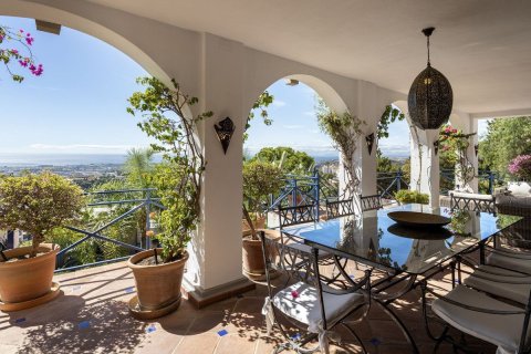 7 bedrooms Villa in El Madronal, Spain No. 111029