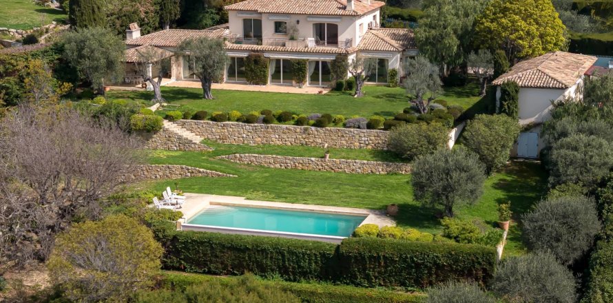 8 dormitorios House en Le Cannet, France No. 68821