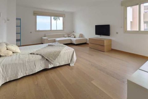 3 bedrooms Apartment in Mouttagiaka, Cyprus No. 77483 16