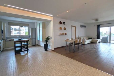 3 bedrooms Apartment in Mouttagiaka, Cyprus No. 77483 8