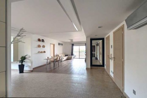 3 bedrooms Apartment in Mouttagiaka, Cyprus No. 77483 10