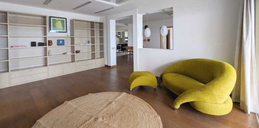 3 bedrooms Apartment in Mouttagiaka, Cyprus No. 77483