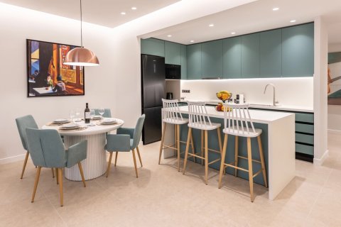 Квартира с 3 спальнями в Афины, Греция №108370 7