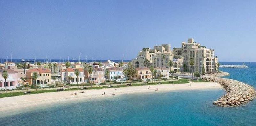 Дом с 3 спальнями в Лимассол, Кипр №30903