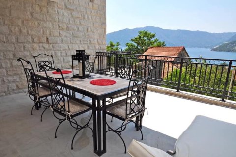 2 dormitorios Apartment en Kotor, Montenegro No. 104749 6